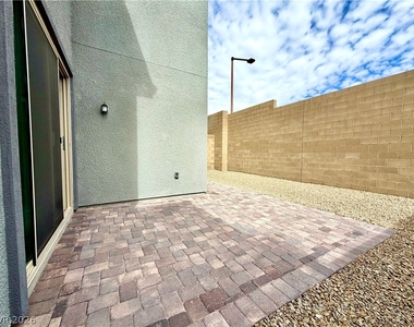 11852 Black Canary Avenue - Photo Thumbnail 21