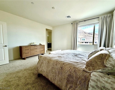 11852 Black Canary Avenue - Photo Thumbnail 15