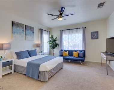 7886 Blue Brook Drive - Photo Thumbnail 13