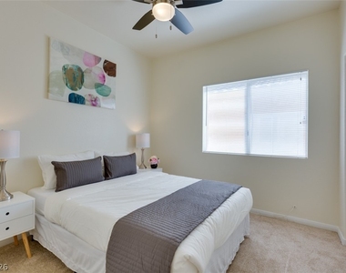 7886 Blue Brook Drive - Photo Thumbnail 14