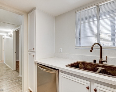 1908 Desert Falls Court - Photo Thumbnail 10