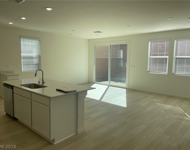 10861 River Junction Avenue - Photo Thumbnail 3