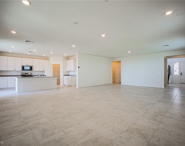 5644 Hill Spire Street - Photo Thumbnail 8