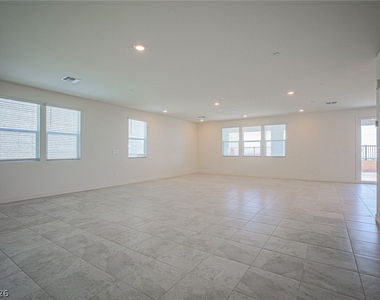 5644 Hill Spire Street - Photo Thumbnail 7