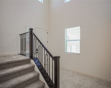 5644 Hill Spire Street - Photo Thumbnail 3