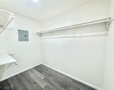 1040 Pahrump Valley Boulevard - Photo Thumbnail 6