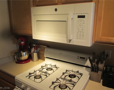 221 Luninborg Street - Photo Thumbnail 5