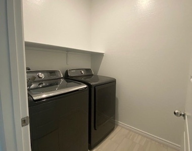 600 N Carriage Hill Drive - Photo Thumbnail 30