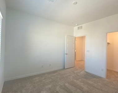600 N Carriage Hill Drive - Photo Thumbnail 22