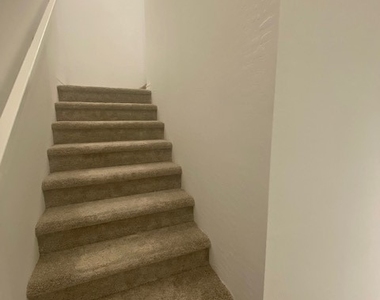 600 N Carriage Hill Drive - Photo Thumbnail 16