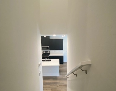 600 N Carriage Hill Drive - Photo Thumbnail 15