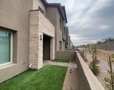 600 N Carriage Hill Drive - Photo Thumbnail 3
