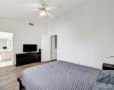7450 S Eastern Avenue - Photo Thumbnail 37