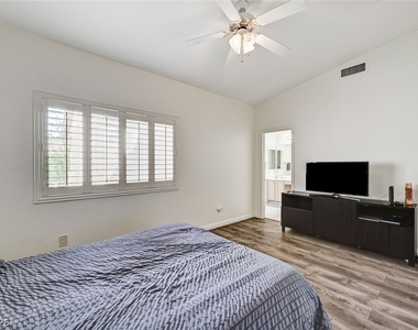 7450 S Eastern Avenue - Photo Thumbnail 36