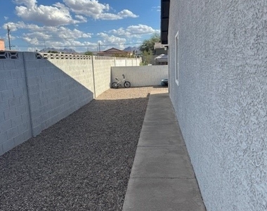 432 E Sunset Road - Photo Thumbnail 2