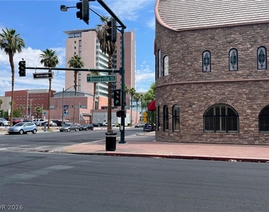353 E Bonneville Avenue - Photo Thumbnail 37