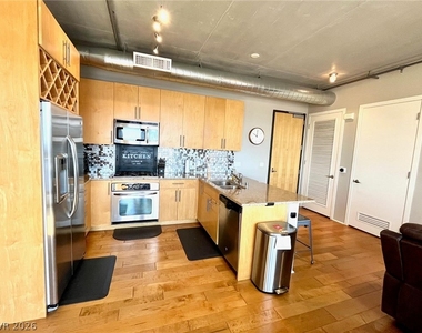 353 E Bonneville Avenue - Photo Thumbnail 7