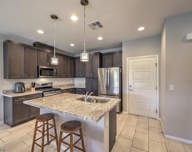 1028 Via Corto Street - Photo Thumbnail 9