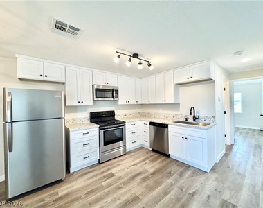 2081 S Dandelion Street - Photo Thumbnail 4