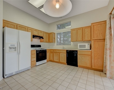 10501 City Clouds Court - Photo Thumbnail 9