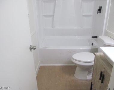 7036 Pinebrook Court - Photo Thumbnail 5