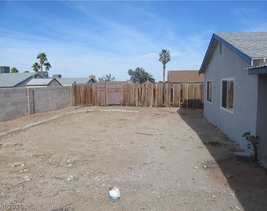 7036 Pinebrook Court - Photo Thumbnail 13
