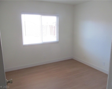 7036 Pinebrook Court - Photo Thumbnail 22