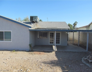 7036 Pinebrook Court - Photo Thumbnail 24