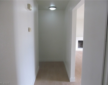 7036 Pinebrook Court - Photo Thumbnail 4