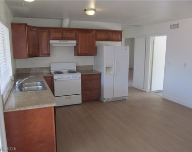 7036 Pinebrook Court - Photo Thumbnail 18