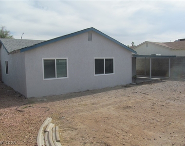 7036 Pinebrook Court - Photo Thumbnail 14