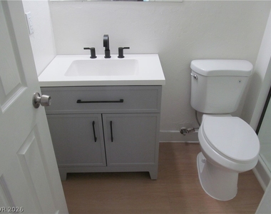 7036 Pinebrook Court - Photo Thumbnail 23