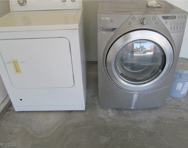 7036 Pinebrook Court - Photo Thumbnail 20