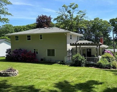 7 Exeter Drive - Photo Thumbnail 3
