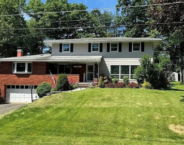 7 Exeter Drive - Photo Thumbnail 1