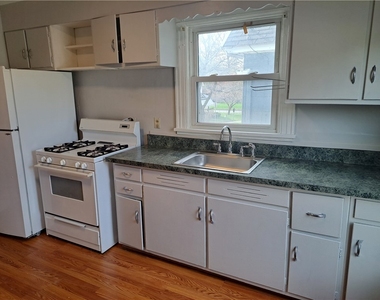 811 Portland Avenue - Photo Thumbnail 4