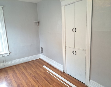 811 Portland Avenue - Photo Thumbnail 5