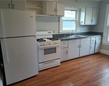 811 Portland Avenue - Photo Thumbnail 3