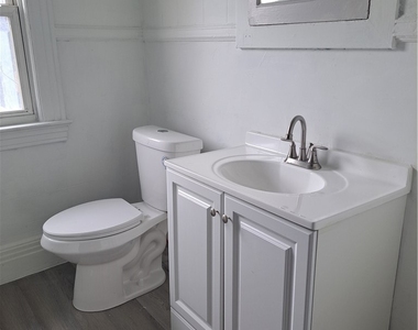 811 Portland Avenue - Photo Thumbnail 8