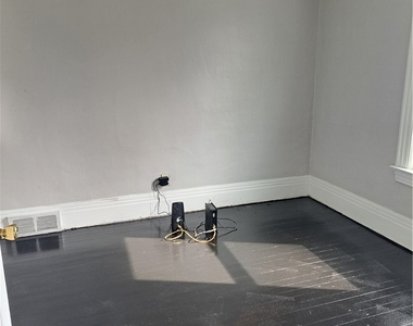 811 Portland Avenue - Photo Thumbnail 11