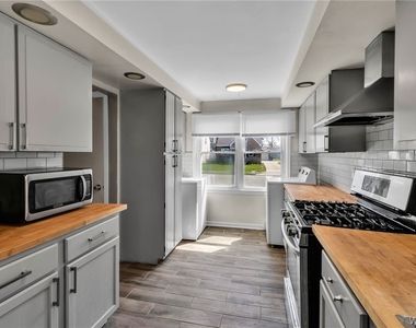 4098 Bailey Avenue - Photo Thumbnail 4