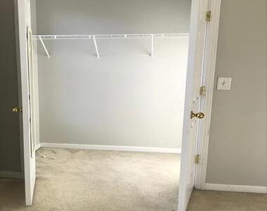 3266 Mill Springs Circle - Photo Thumbnail 8