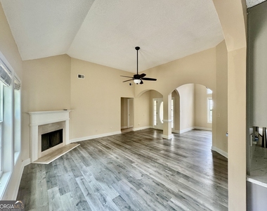 4473 Northridge Trail - Photo Thumbnail 6