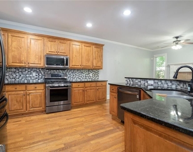 320 Baymist Drive - Photo Thumbnail 11