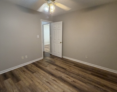 3020 Meadow Glen Pass - Photo Thumbnail 25