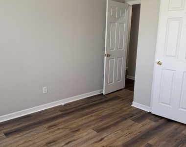 3020 Meadow Glen Pass - Photo Thumbnail 12