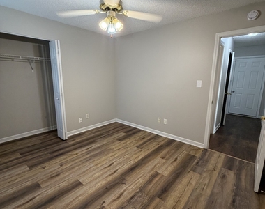 3020 Meadow Glen Pass - Photo Thumbnail 26