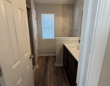 3020 Meadow Glen Pass - Photo Thumbnail 19