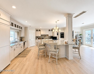 1825 Boat Point Drive - Photo Thumbnail 5