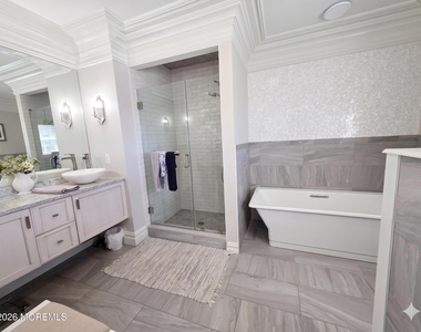 1825 Boat Point Drive - Photo Thumbnail 9
